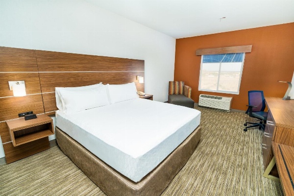 Holiday Inn Express & Suites Las Vegas I-215 S Beltway image 3