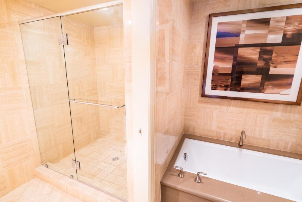 Holiday Inn Express & Suites Las Vegas I-215 S Beltway